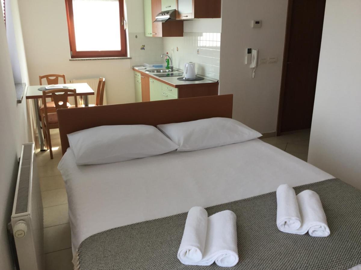 Apartment Sotlar Izola Esterno foto